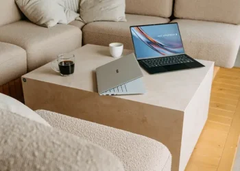 ExpertBook Ultra Rilis di Indonesia, Laptop Bisnis AI Dikenal Kebal Maling Data